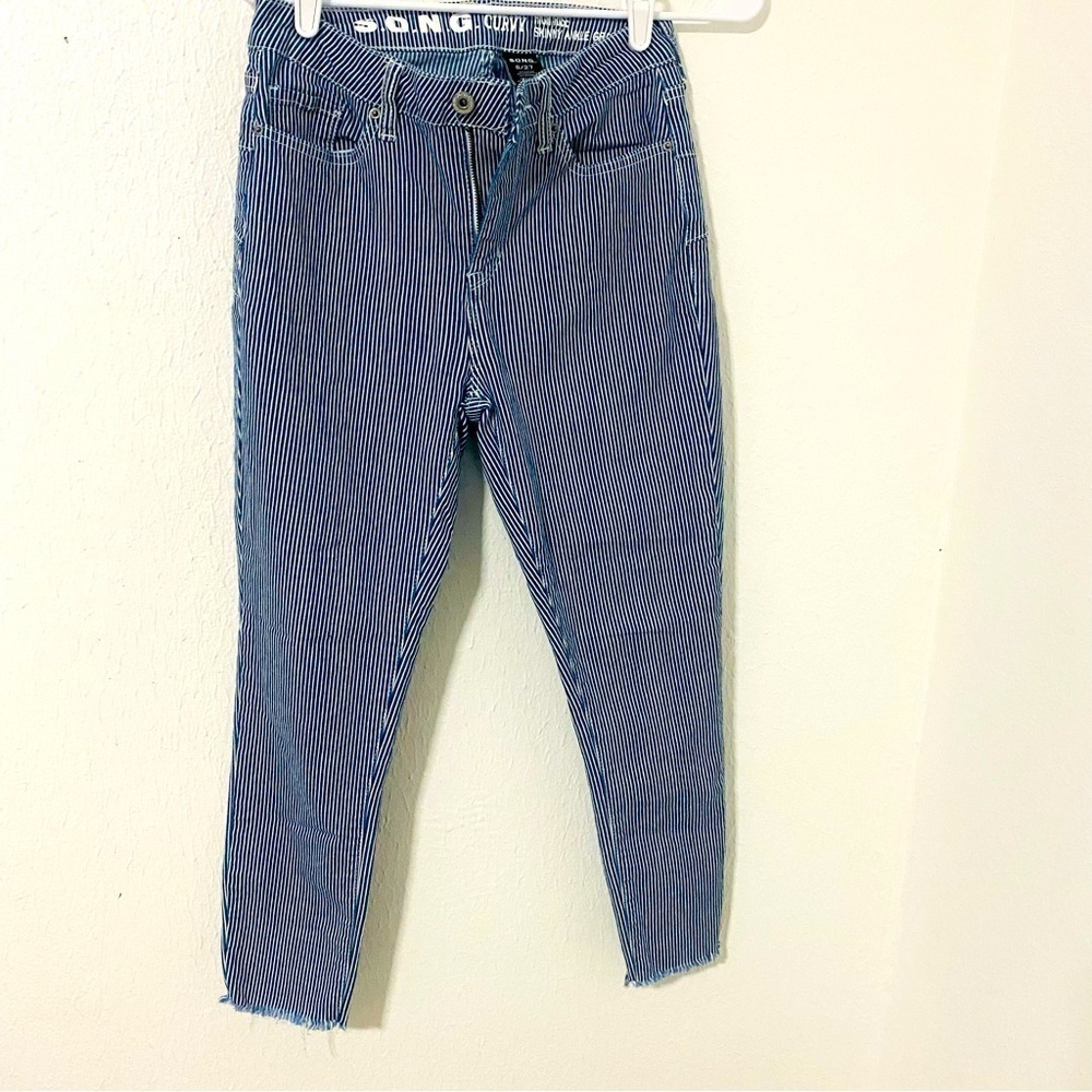 S.O.N.G Curvy High Rise Skinny Ankle Grazer Fringe Hem Pinstripe Jeans Size 5/27